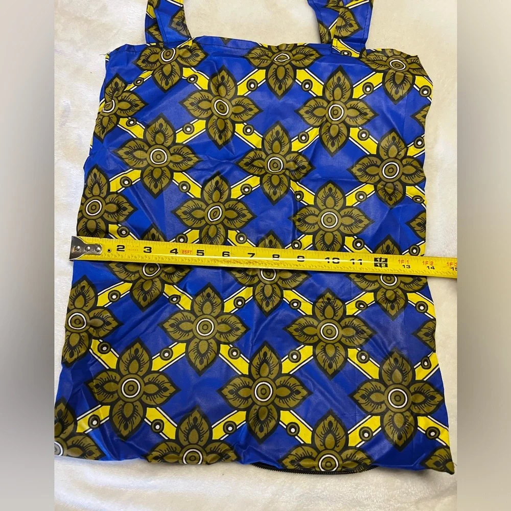 Women For Women International Heart Tote Expandable Tote Bag, NWOT